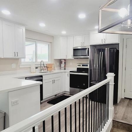 3 Bed 2 Bath Full Accessible Townhome In Heart Of Slc South Jordan Exterior photo